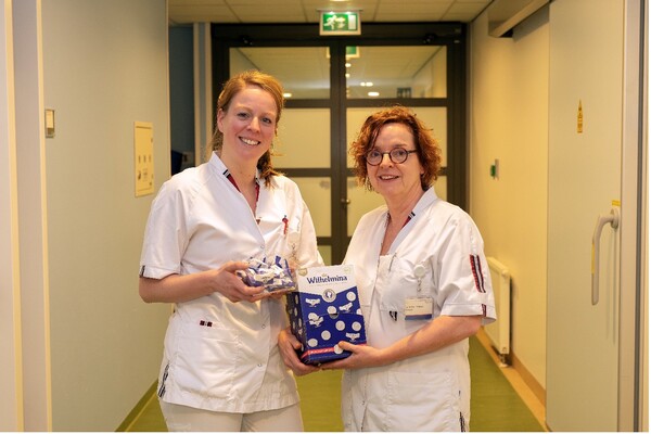 Mandy Litjens (li) en Judith Min - Foto: Marga Nuijs       